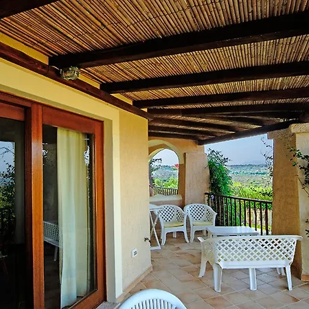 Kompleks wypoczynkowy Vista Village Loiri Porto San Paolo