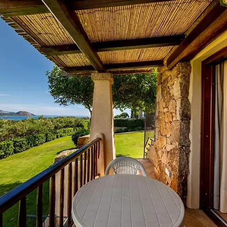 Vista Village 4*