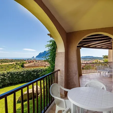 Vista Village 4*