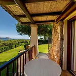 Vista Village 4*