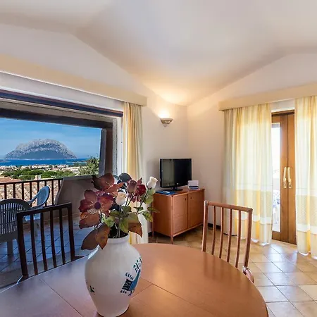 Vista Village 4*