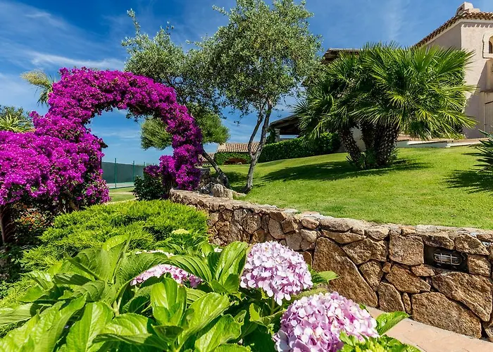 Vista Village 4*